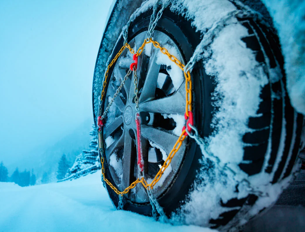 Cómo poner las cadenas en el coche para la nieve y el hielo en dos minutos