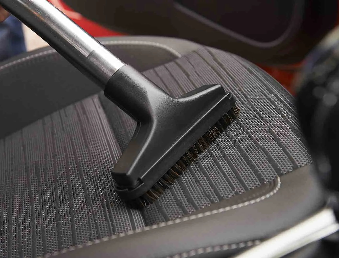 Limpieza interior del coche: 10 trucos para que quede impecable